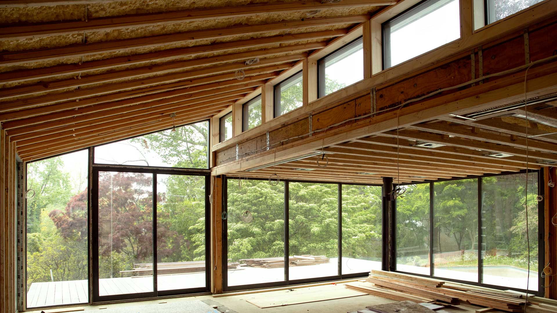 Clerestory windows in modern home design by The Up Studio Architecture & Interiors